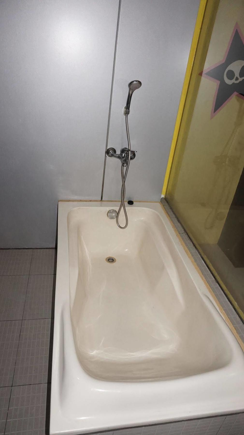 Harts Hotel-Quezon City Bagian luar foto