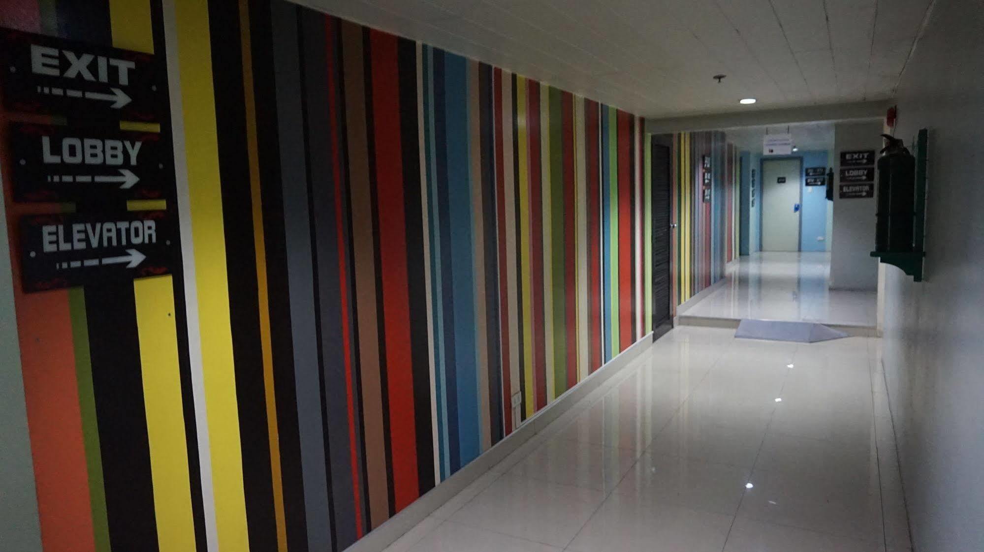 Harts Hotel-Quezon City Bagian luar foto
